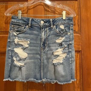 American Eagle Distressed Denim Jean Mini Skirt High Rise Super stretch Size 8